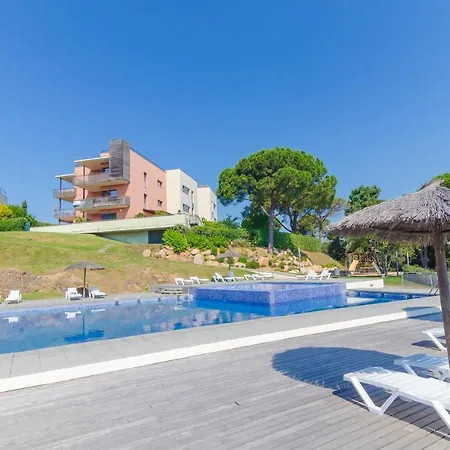 Boadella E Apartment *