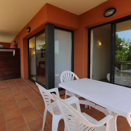 Boadella E Apartment